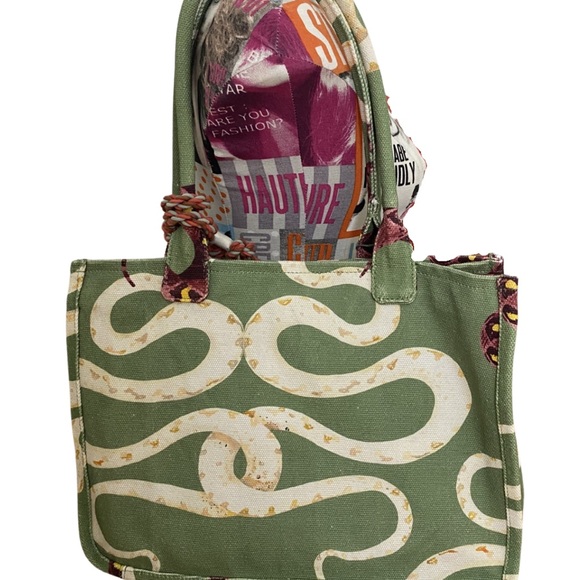 Vince Camuto Green and Cream Patterned Tote - Picture 2 of 4